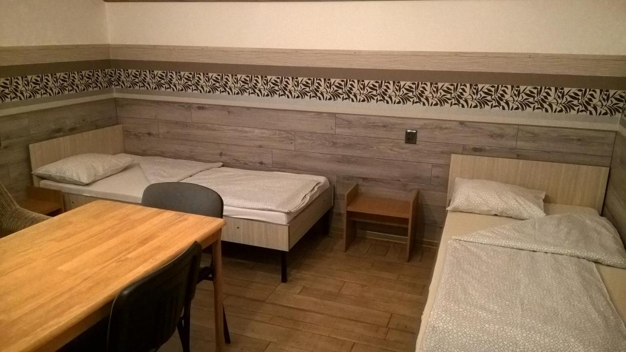 Pokoje Goscinne Jaga Kielce Exterior photo